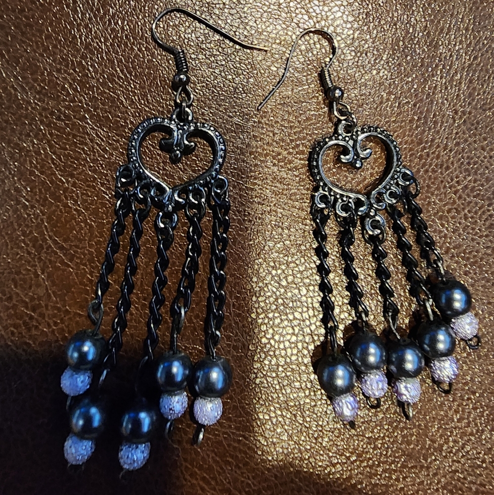 Elegant Black Heart Chandelier Earrings